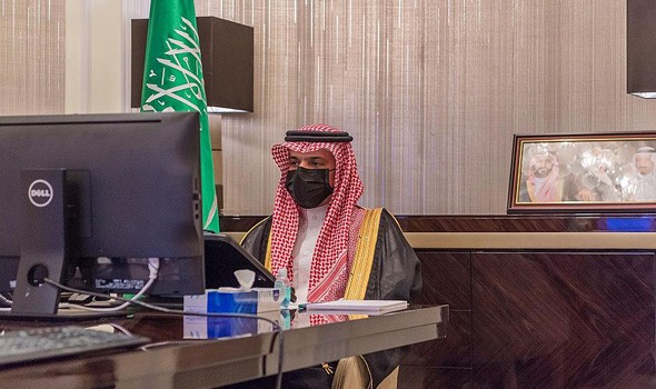 وزير الخارجية السعودي يؤكد لـ"العشرين" أن فتح الحدود سينعش اقتصاد العالم