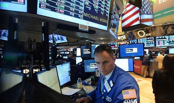 الأسهم الأمريكية تهوي بعد تصريحات ترامب عن وقف محادثات التحفيز الاقتصادي